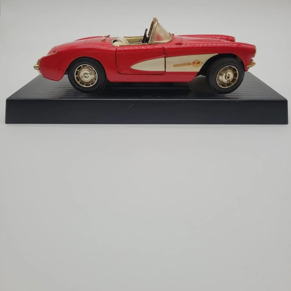 Road Tough 1957 Red Chevrolet Corvette Diecast 1:18 Scale‎ #92018 Display Stand